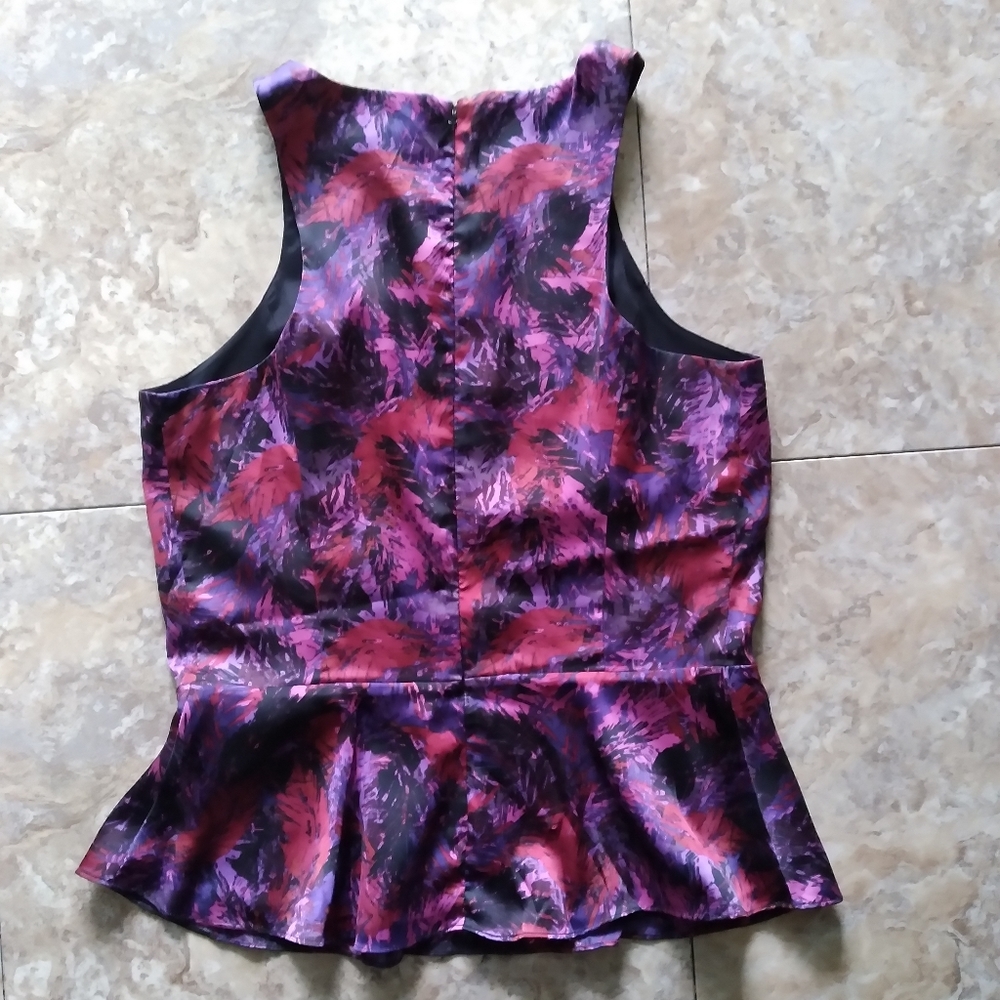 Express Abstract print Floral Feather Peplum Sleeveless top, size Medium - Picture 3 of 9